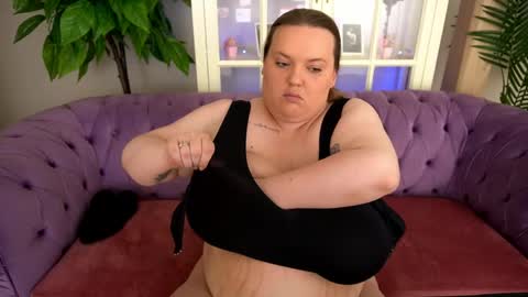 Snapshot of marry_girl chatting on May 15, 2026, 9:00 pm Mary online show from May 15, 2026, 9:00 pm