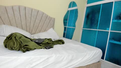 marsmith_1 online show from February 20, 2026, 4:31 am