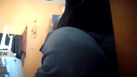 marsupialdan online show from November 3, 2025, 1:23 pm