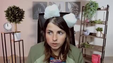 martaedams online show from October 3, 2025, 7:27 am