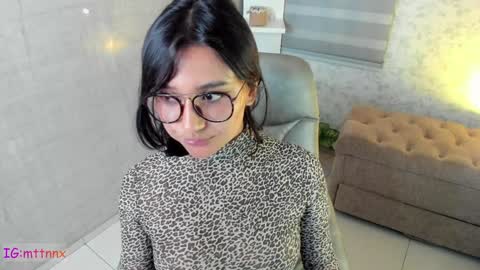 Snapshot of martiiinaa_ chatting on December 17, 2024, 10:23 am Martina online show from December 17, 2024, 10:23 am