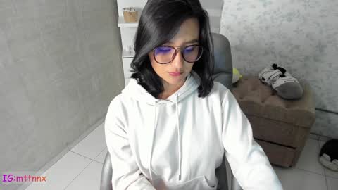 Snapshot of martiiinaa_ chatting on February 6, 2025, 4:25 pm Martina online show from February 6, 2025, 4:25 pm