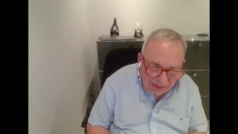 martin_1947 online show from December 28, 2024, 10:44 pm