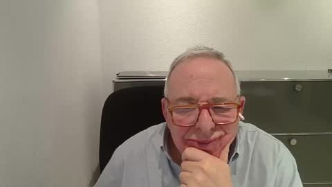 martin_1947 online show from January 5, 2026, 6:33 pm