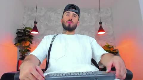 Martin Foster online show from April 27, 2026, 3:37 am