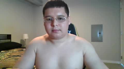 Snapshot of martin_militaryboy chatting on May 4, 2026, 2:35 pm martin_militaryboy online show from May 4, 2026, 2:35 pm