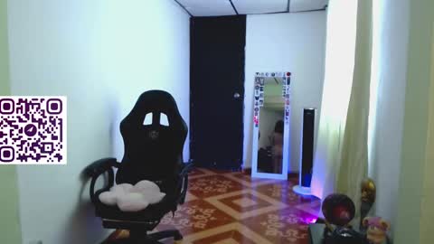 Snapshot of martina_adams chatting on February 19, 2025, 7:59 pm mari online show from February 19, 2025, 7:59 pm