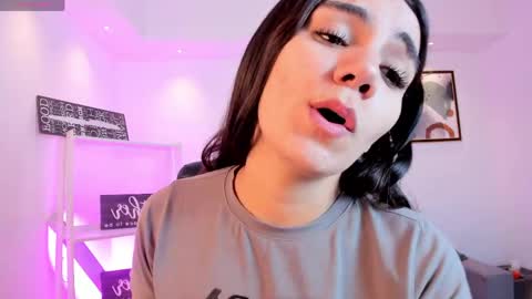 Martina online show from April 15, 2026, 2:24 pm