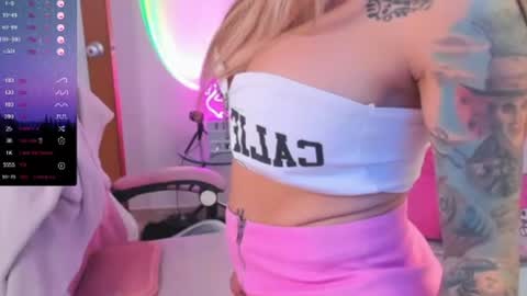 Snapshot of martina_robertss_ chatting on June 23, 2026, 2:04 pm Martina online show from June 23, 2026, 2:04 pm