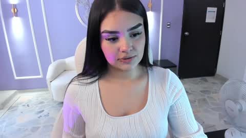 Snapshot of martina_saenz1 chatting on January 25, 2025, 7:39 pm Martina online show from January 25, 2025, 7:39 pm