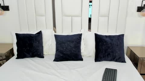 Snapshot of martina_xblack chatting on January 18, 2025, 8:19 pm Martina Black online show from January 18, 2025, 8:19 pm