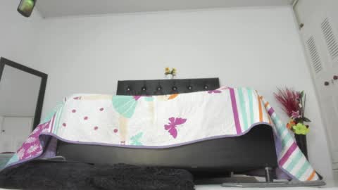 Martina online show from May 17, 2026, 10:28 pm