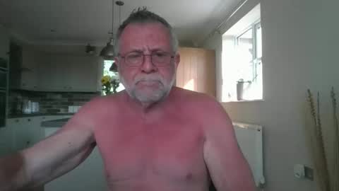 Snapshot of martinrgbxxxx chatting on May 25, 2026, 8:09 am martinrgbxxxx online show from May 25, 2026, 8:09 am