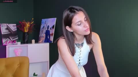 Snapshot of mary_0smith chatting on September 18, 2025, 5:31 am Mary online show from September 18, 2025, 5:31 am