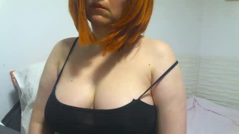 marycrazy2025 online show from May 27, 2026, 1:57 am