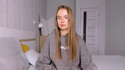 Mari online show from November 12, 2025, 6:58 am