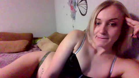 Snapshot of maryyemm chatting on January 2, 2025, 7:40 pm maryyemm online show from January 2, 2025, 7:40 pm