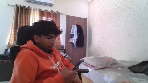 Mask Boy online show from November 13, 2025, 4:00 am