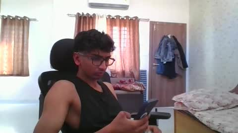 Mask Boy online show from March 5, 2026, 4:52 am