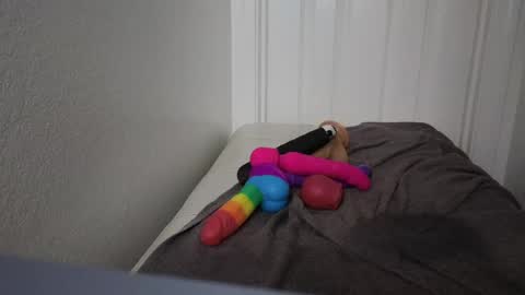 maskedmilf822397 online show from May 17, 2026, 7:32 pm