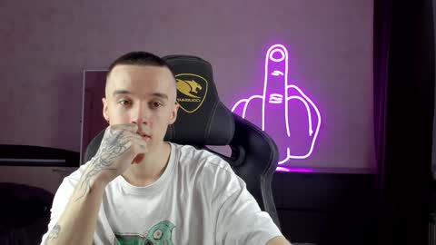 Snapshot of mason_warhol chatting on December 14, 2024, 3:47 pm Mason online show from December 14, 2024, 3:47 pm