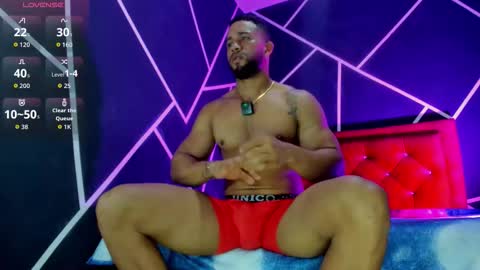 massimo_cruz online show from January 19, 2026, 12:20 pm