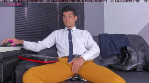 I am Massimo online show from April 16, 2026, 10:34 pm