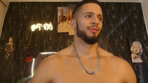 massimo_greco2 online show from November 11, 2025, 9:37 pm