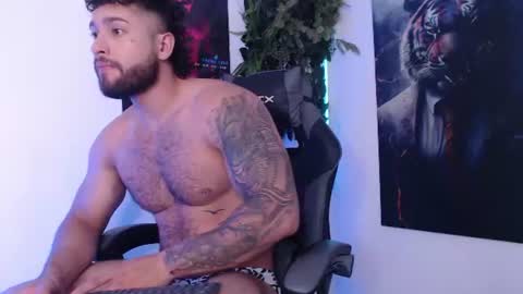 Snapshot of massimofiore_ chatting on July 29, 2026, 7:23 pm Massimo online show from July 29, 2026, 7:23 pm