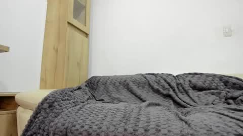 Domi online show from April 20, 2026, 2:58 am