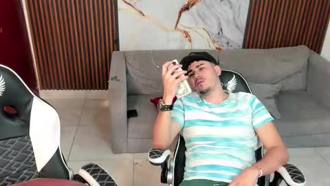 Snapshot of master_javi chatting on September 21, 2025, 5:42 am master_javi online show from September 21, 2025, 5:42 am