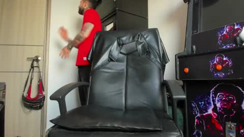 steven  online show from March 3, 2025, 7:49 pm