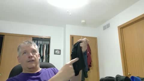 Snapshot of master_thorn chatting on April 23, 2026, 5:04 pm Master Thorn online show from April 23, 2026, 5:04 pm
