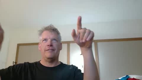 Snapshot of master_thorn chatting on May 5, 2026, 2:25 pm Master Thorn online show from May 5, 2026, 2:25 pm