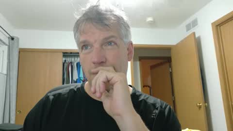 Snapshot of master_thorn chatting on May 17, 2026, 1:58 am Master Thorn online show from May 17, 2026, 1:58 am