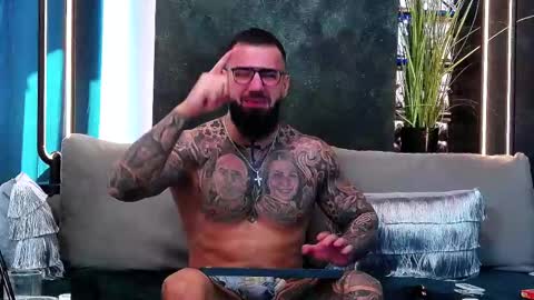 masterkingofmuscle online show from March 5, 2025, 10:11 am