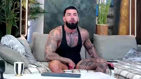 masterkingofmuscle online show from November 3, 2025, 8:04 am