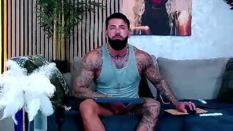 Snapshot of masterkingofmuscle chatting on June 10, 2026, 8:13 am masterkingofmuscle online show from June 10, 2026, 8:13 am