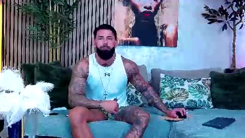 Snapshot of masterkingofmuscle chatting on June 15, 2026, 8:27 am masterkingofmuscle online show from June 15, 2026, 8:27 am