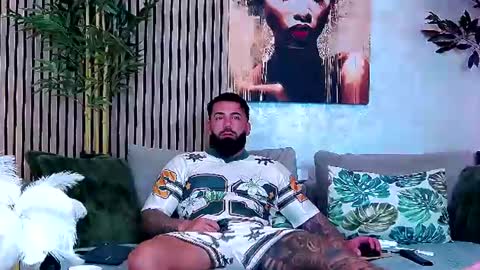 Snapshot of masterkingofmuscle chatting on June 23, 2026, 8:01 am masterkingofmuscle online show from June 23, 2026, 8:01 am