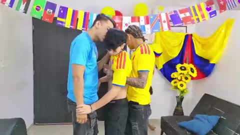 Snapshot of masters_sexx chatting on July 7, 2026, 11:03 am Team Cris Darwin- Fernando- Stiven- David online show from July 7, 2026, 11:03 am