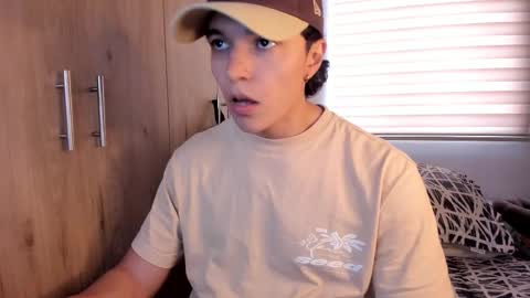 mastrangelo_x online show from November 27, 2025, 7:16 pm