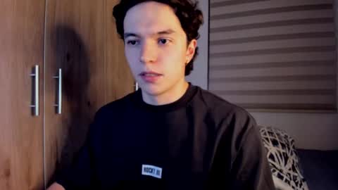 mastrangelo_x online show from February 4, 2026, 4:18 am