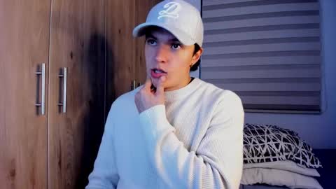 mastrangelo_x online show from February 6, 2026, 4:39 am