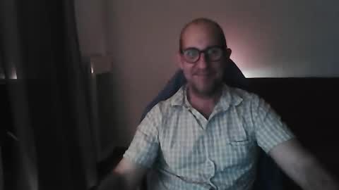 mat11efou online show from November 18, 2025, 2:06 am