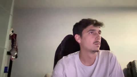 Snapshot of matahavi chatting on February 21, 2025, 5:31 pm Aaron online show from February 21, 2025, 5:31 pm