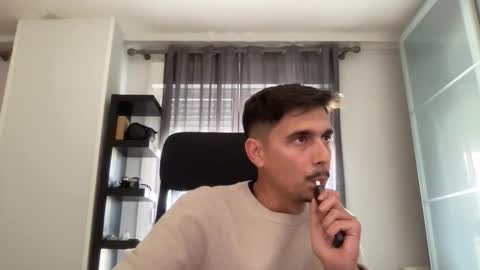 Snapshot of matahavi chatting on October 16, 2025, 1:56 pm Aaron online show from October 16, 2025, 1:56 pm