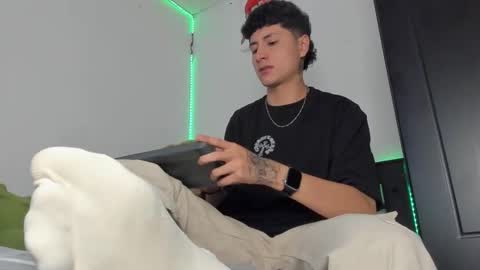 mateo_escobar online show from November 22, 2025, 11:59 pm