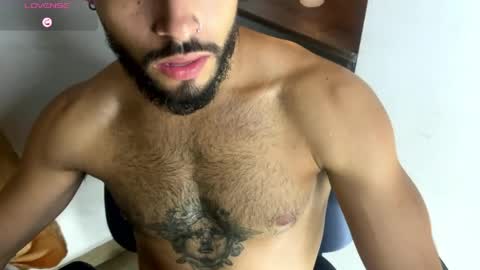 Snapshot of mateobaer_ chatting on April 22, 2026, 4:04 am Mateo Baer online show from April 22, 2026, 4:04 am