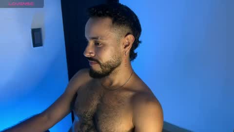 Snapshot of mateobaer_ chatting on April 26, 2026, 1:03 am Mateo Baer online show from April 26, 2026, 1:03 am